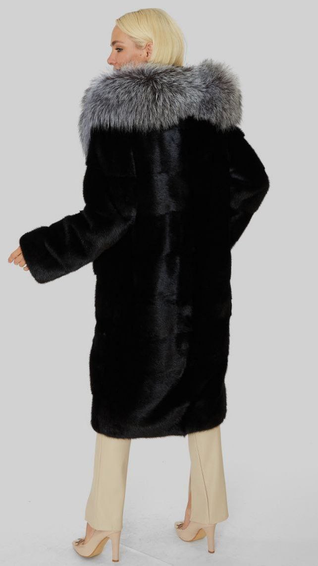 Манто Petal из норки Black с капюшоном из меха чернобурой лисы
