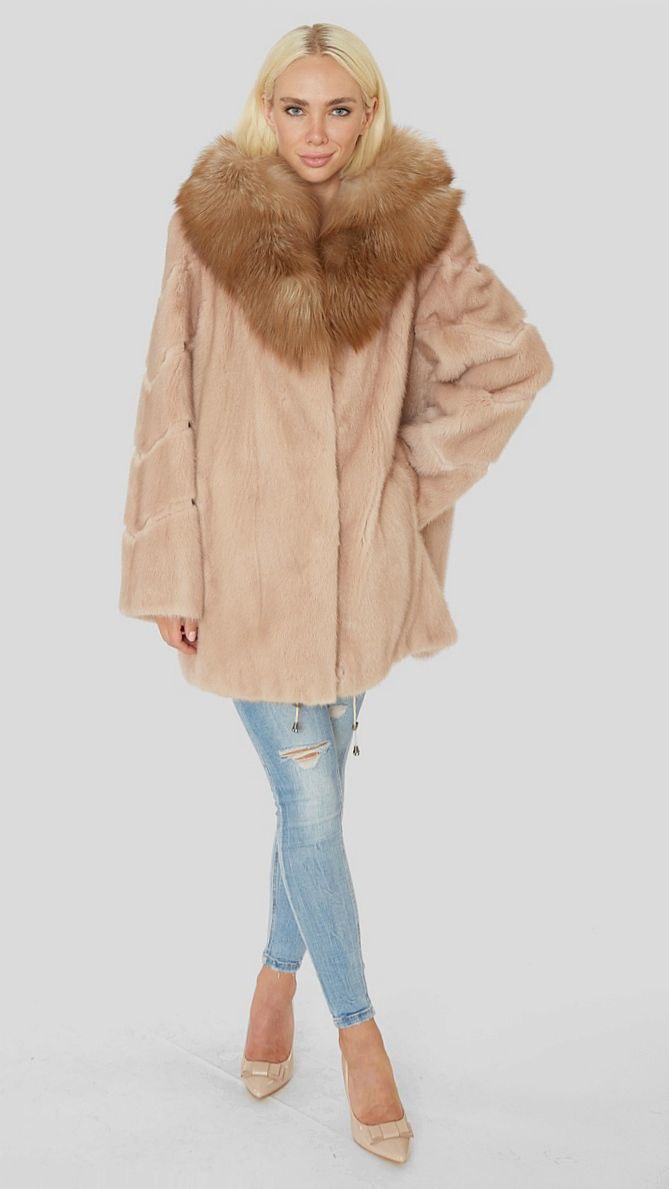 Куртка из норки Vanilla с лазерной обработкой по рукаву и капюшоном из меха лисы