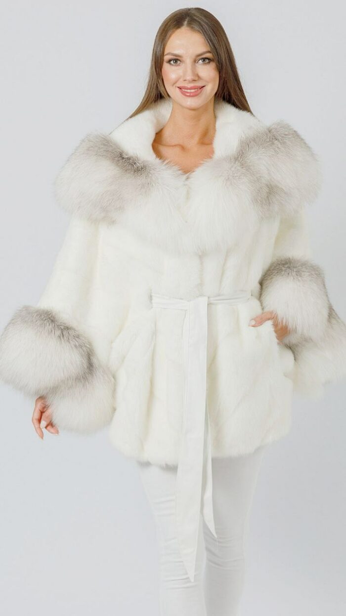 Шуба из норки с отделкой из меха полярной лисы