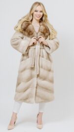 Шуба Soft classic из норки Пастель с капюшоном из меха куницы Tortora