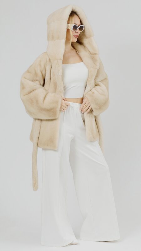 Шуба из меха норки Vanilla с капюшоном