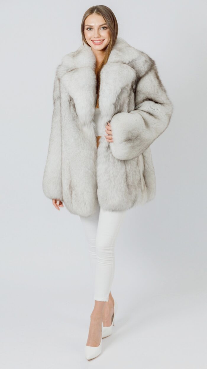 Полушубок из меха норки White с капюшоном