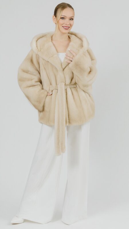 Шуба из меха норки Vanilla с капюшоном