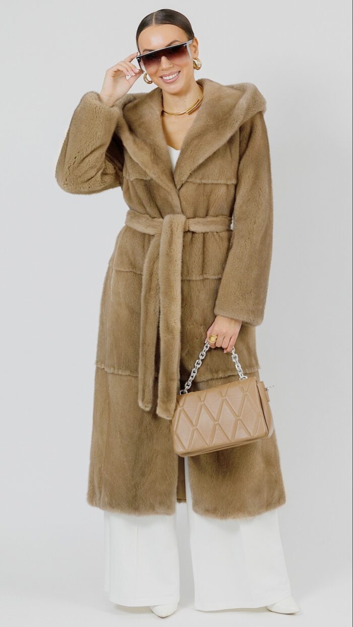 Шуба Soft classic из норки Пастель с капюшоном из меха рыси