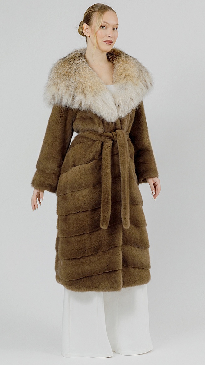 Шуба Soft classic из норки Пастель с капюшоном из меха рыси