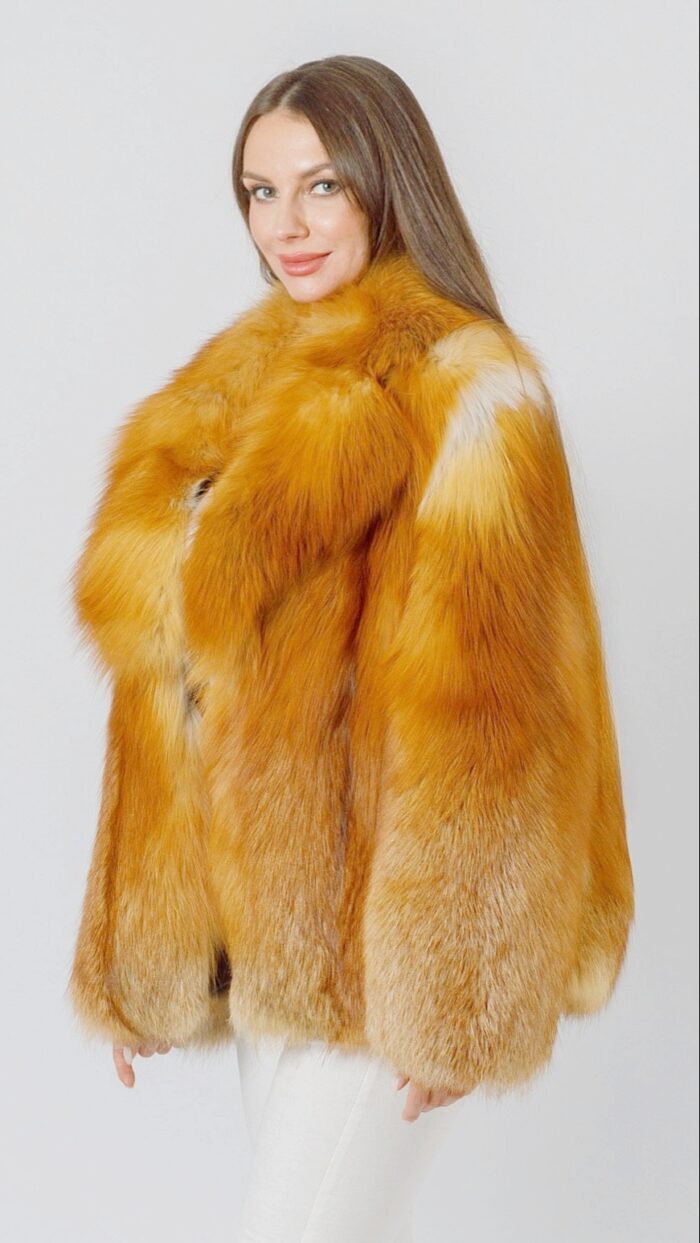 Полушубок из меха лисы