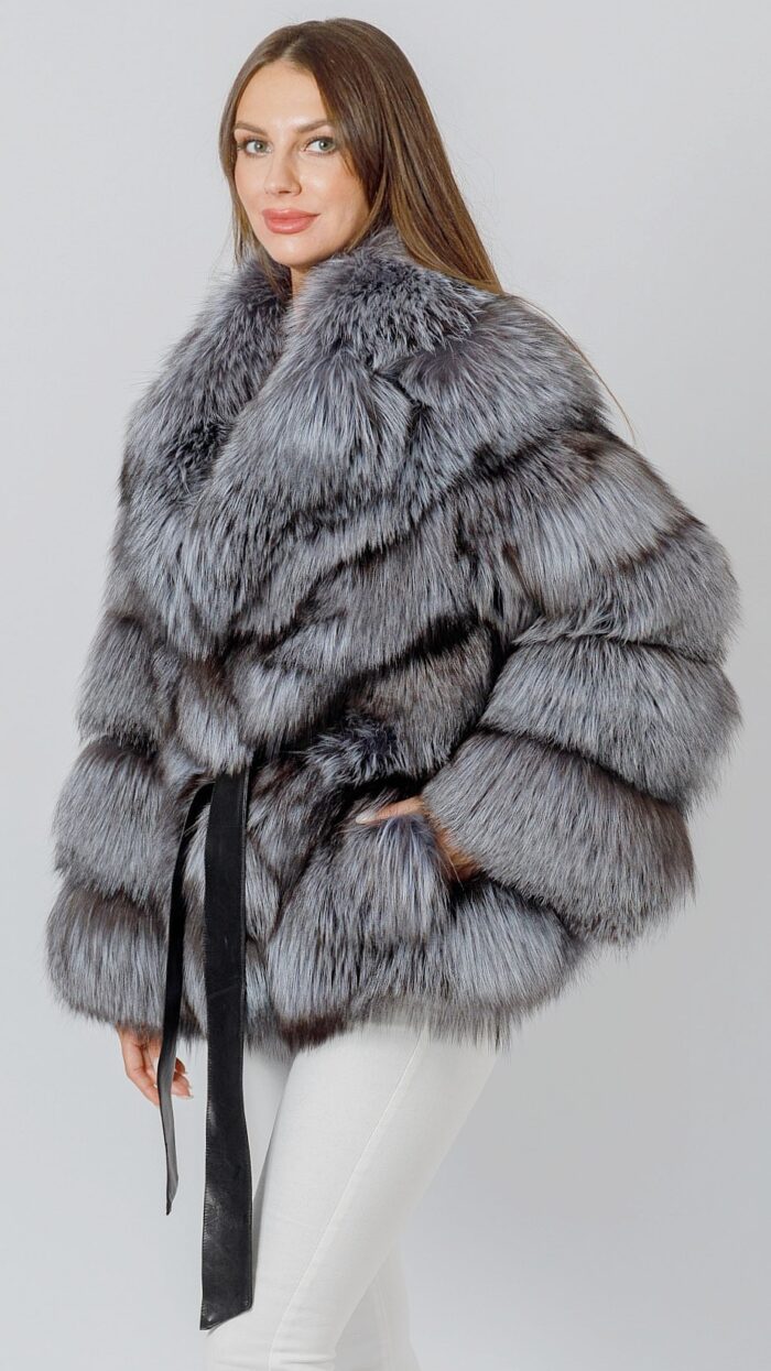 Шуба из меха чернобурки